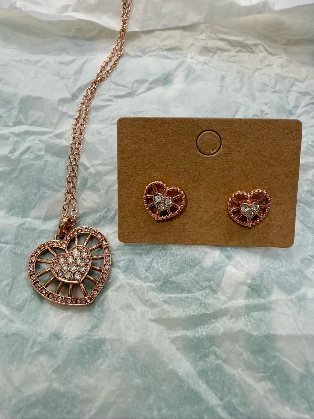 Heart Pendant Necklace and Stud Earrings GiftSet Rose Gold Tone New Avon